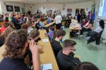 O lažnih novicah in prihodnosti demokracije